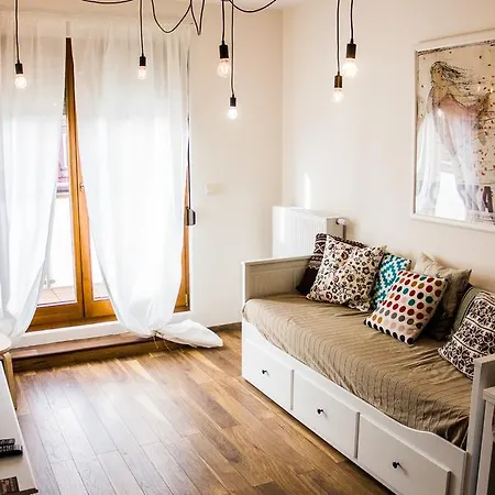 Przytulny Apartament W Centrum Vratislav
